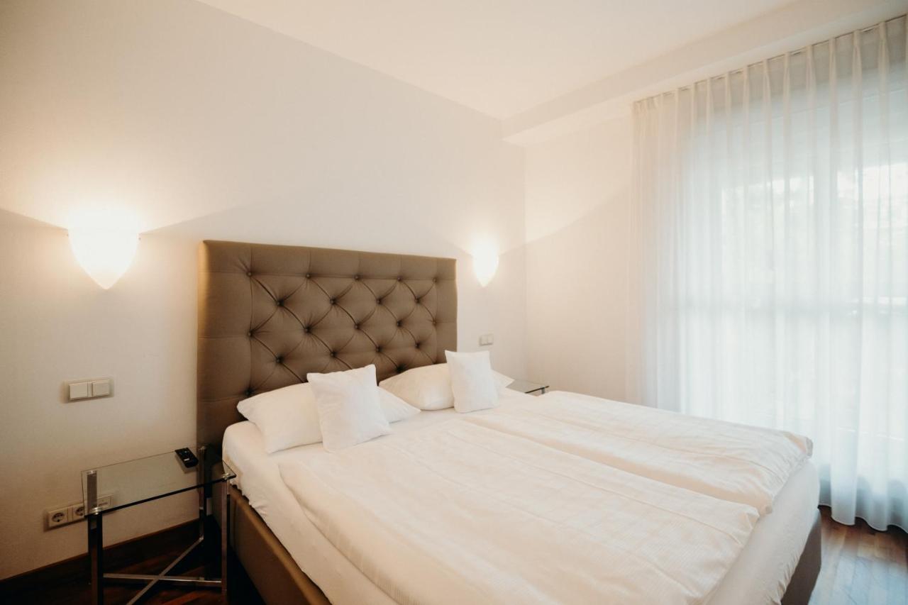 Hotel Crystal Саарбрюкен Екстериор снимка