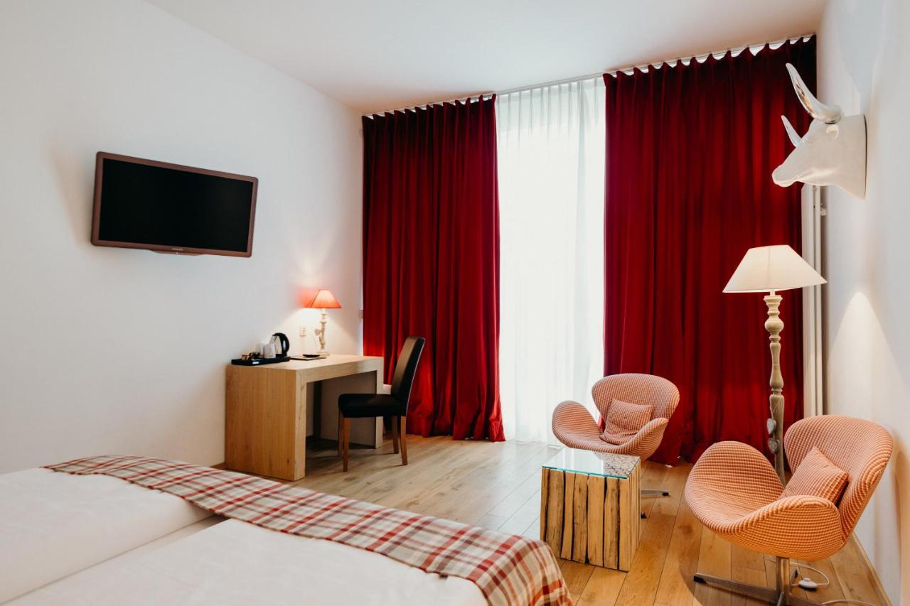 Hotel Crystal Саарбрюкен Екстериор снимка
