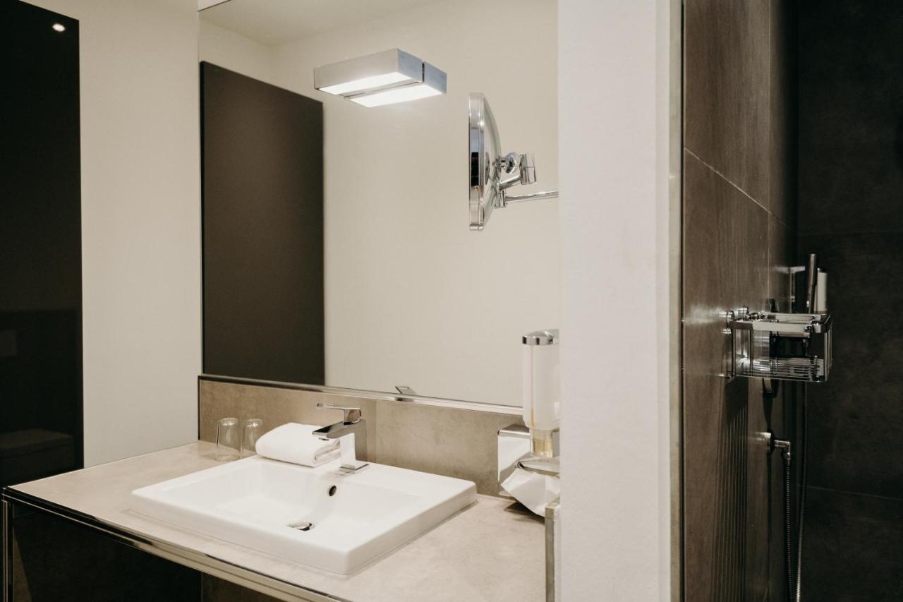 Hotel Crystal Саарбрюкен Екстериор снимка